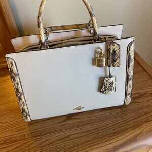 ZOE CARRYALL (COACH F68293) CHALK MULTI/IMITATION GOLD